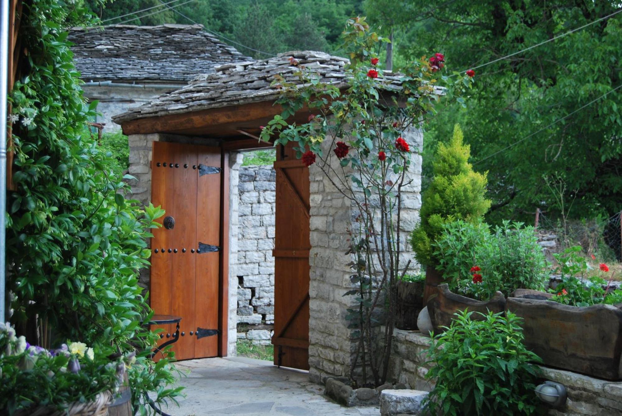 Tritoxo Guesthouse Koukkouli Ngoại thất bức ảnh
