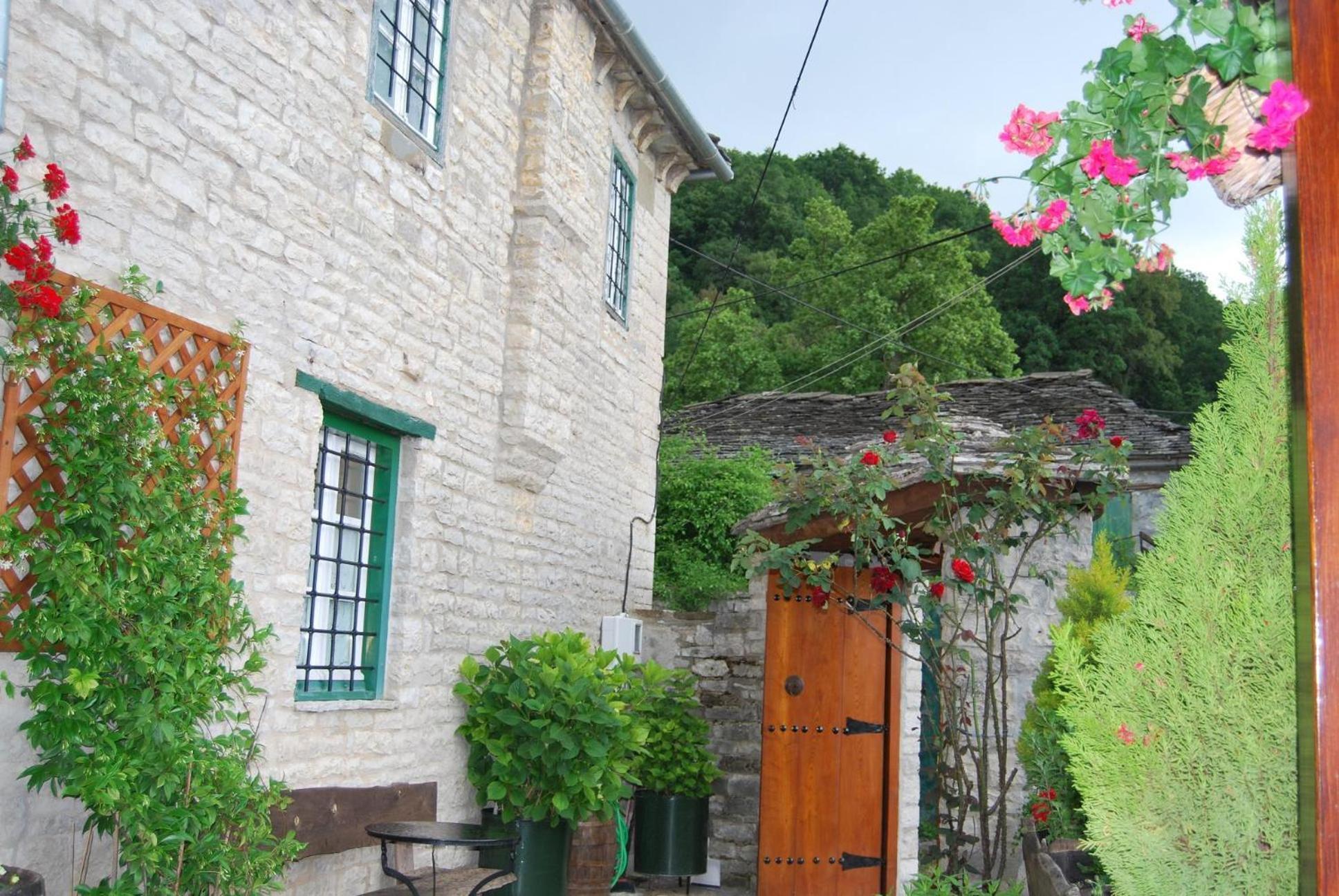 Tritoxo Guesthouse Koukkouli Ngoại thất bức ảnh